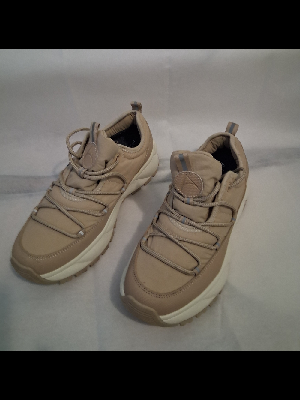 Waterproof Artica Women's Sneakers Size 10